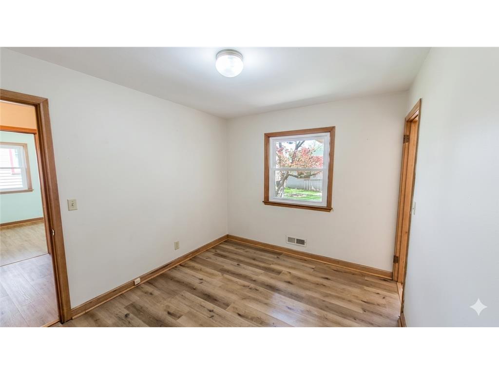 4900 Russell Avenue N Minneapolis MN 55430 7053889 image10