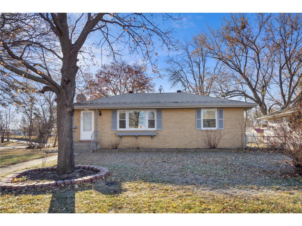 4901 Wilshire Boulevard Crystal MN 55429 6463179 image1