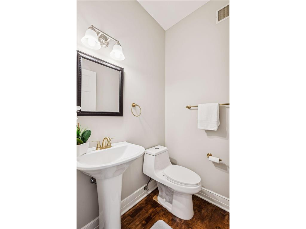 4902 Woodhurst Lane Minnetonka MN 55345 6821347 image26