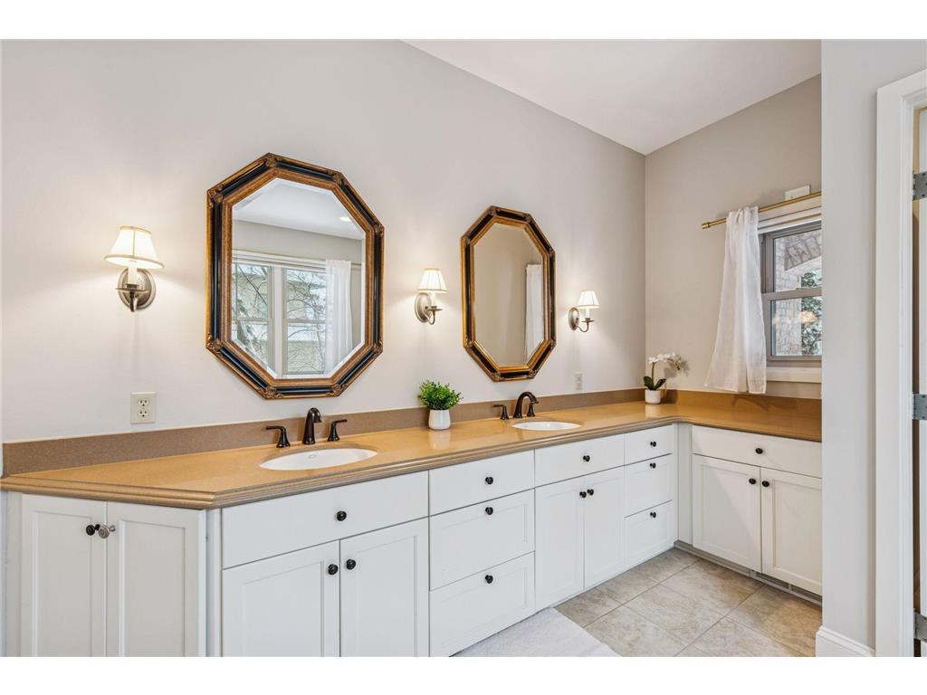 4902 Woodhurst Lane Minnetonka MN 55345 6821347 image33