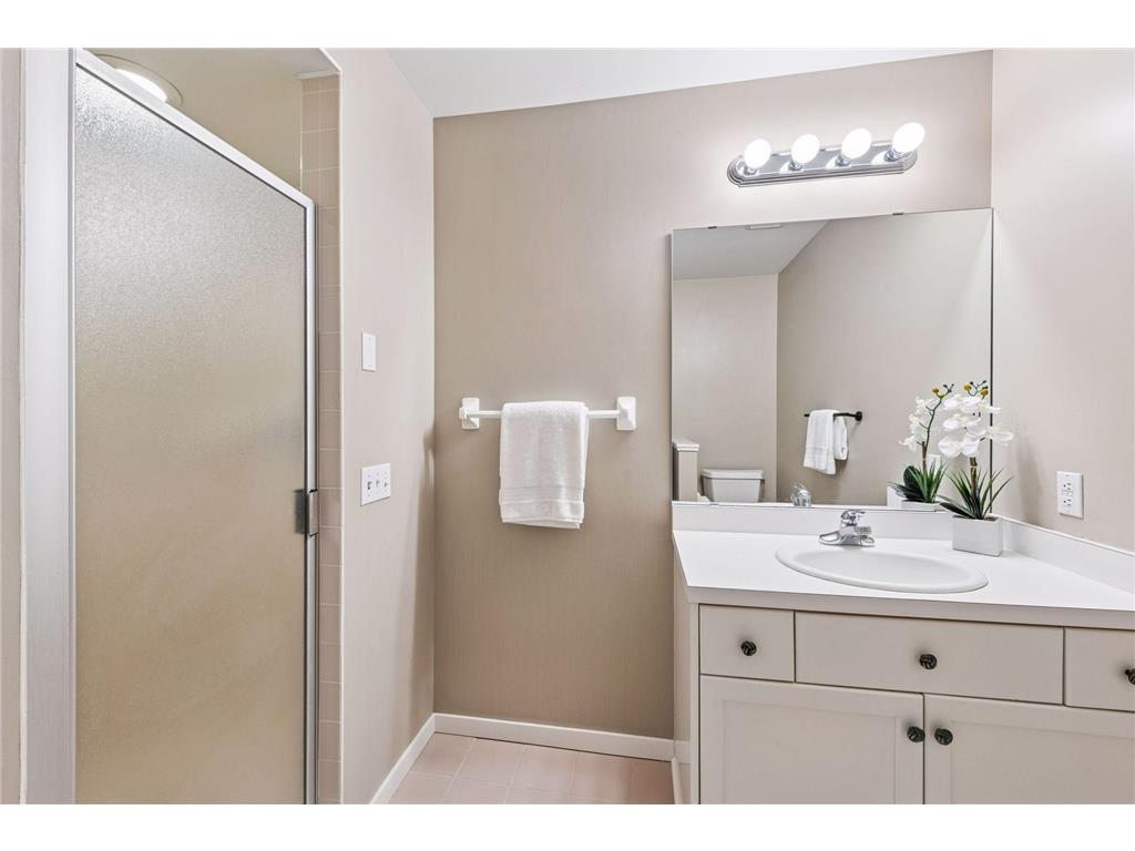 4902 Woodhurst Lane Minnetonka MN 55345 6821347 image52