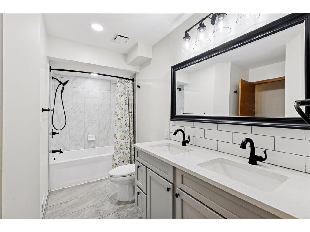 491 Sterling Street S Maplewood MN 55119 7019853 image20