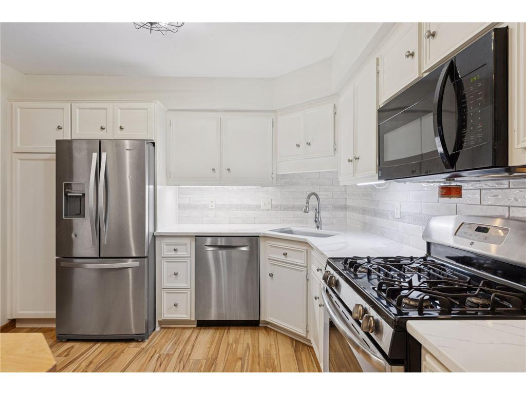 491 Sterling Street S Maplewood MN 55119 7019853 image4