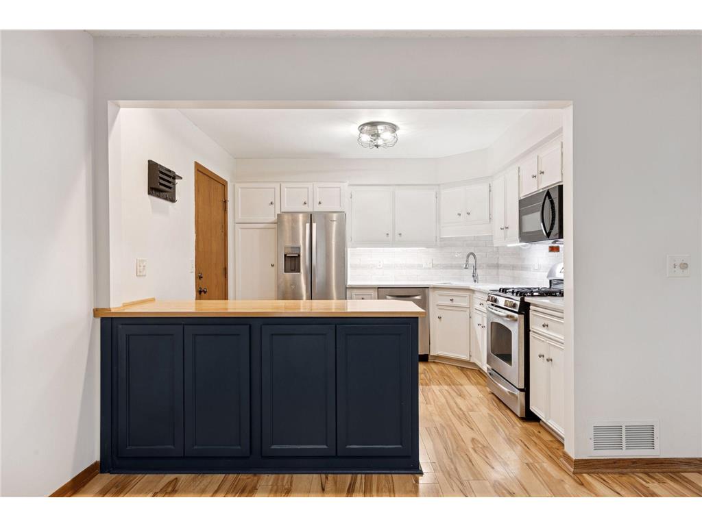 491 Sterling Street S Maplewood MN 55119 7019853 image5