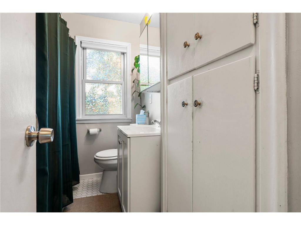 4914 Oliver Avenue N Minneapolis MN 55430 6752112 image14