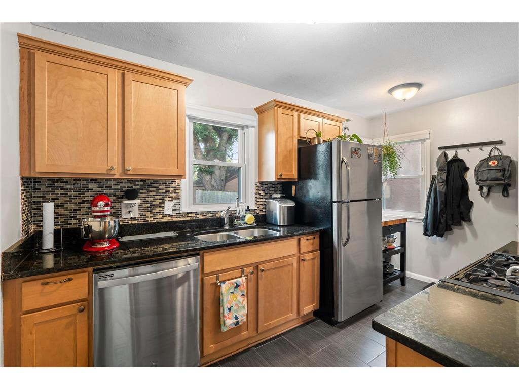 4914 Oliver Avenue N Minneapolis MN 55430 6752112 image19