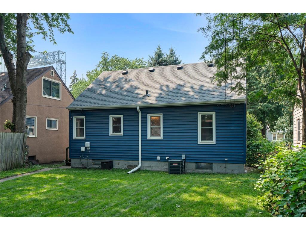 4914 Oliver Avenue N Minneapolis MN 55430 6752112 image30