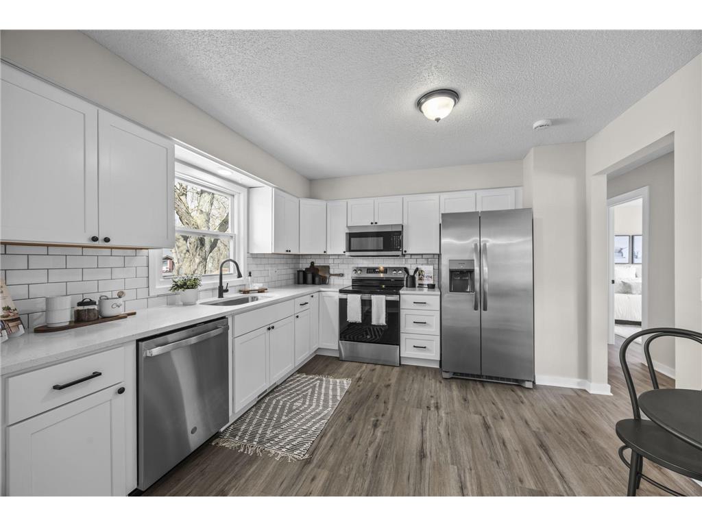 4916 Granada Avenue N Oakdale MN 55128 7025824 image1