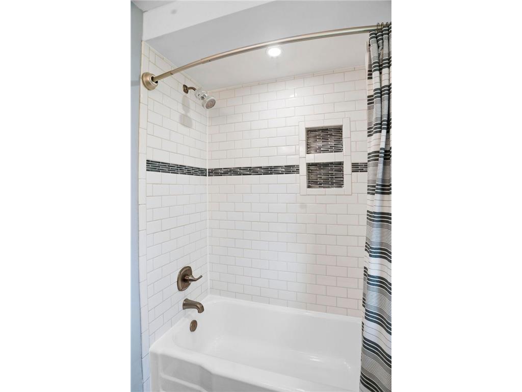 4916 Overlook Drive Bloomington MN 55437 7060289 image23