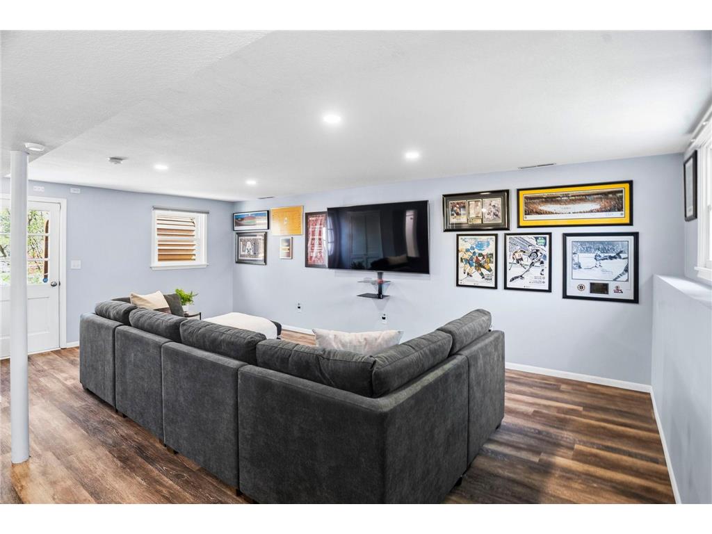 4916 Overlook Drive Bloomington MN 55437 7060289 image24