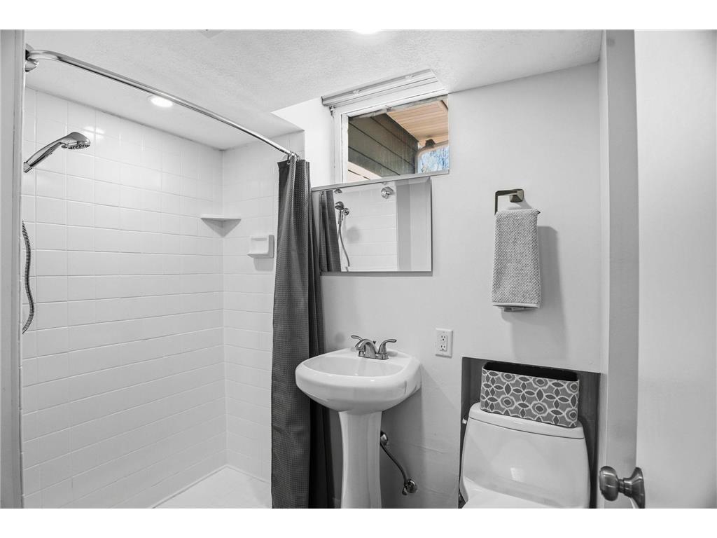 4916 Overlook Drive Bloomington MN 55437 7060289 image27