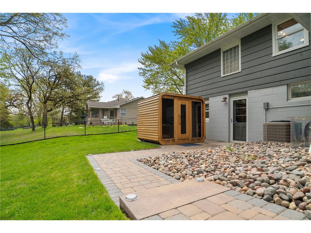 4916 Overlook Drive Bloomington MN 55437 7060289 image40
