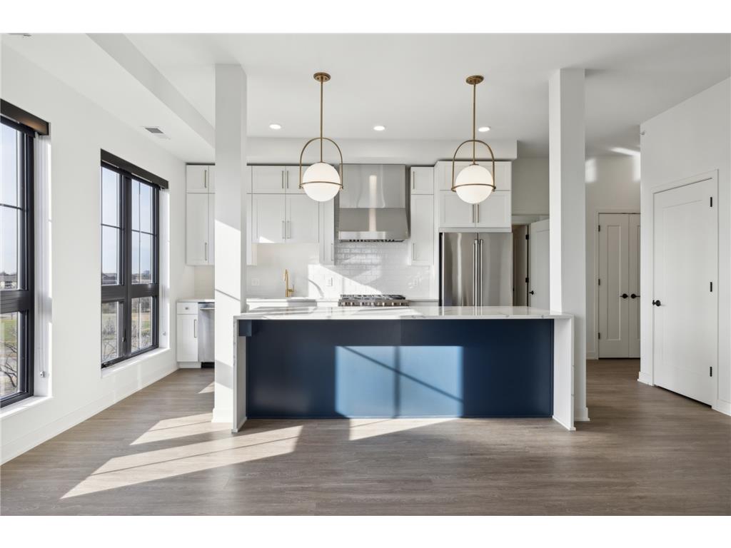 4917 Eden Avenue #110 Edina MN 55424 7068447 image1
