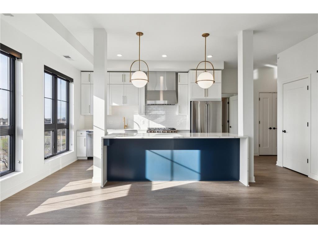 4917 Eden Avenue #718 Edina MN 55424 7009063 image1