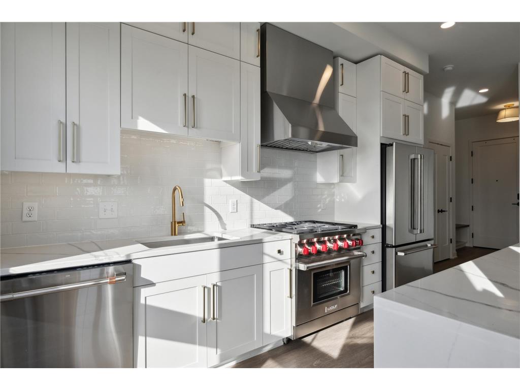 4917 Eden Avenue #718 Edina MN 55424 7009063 image2