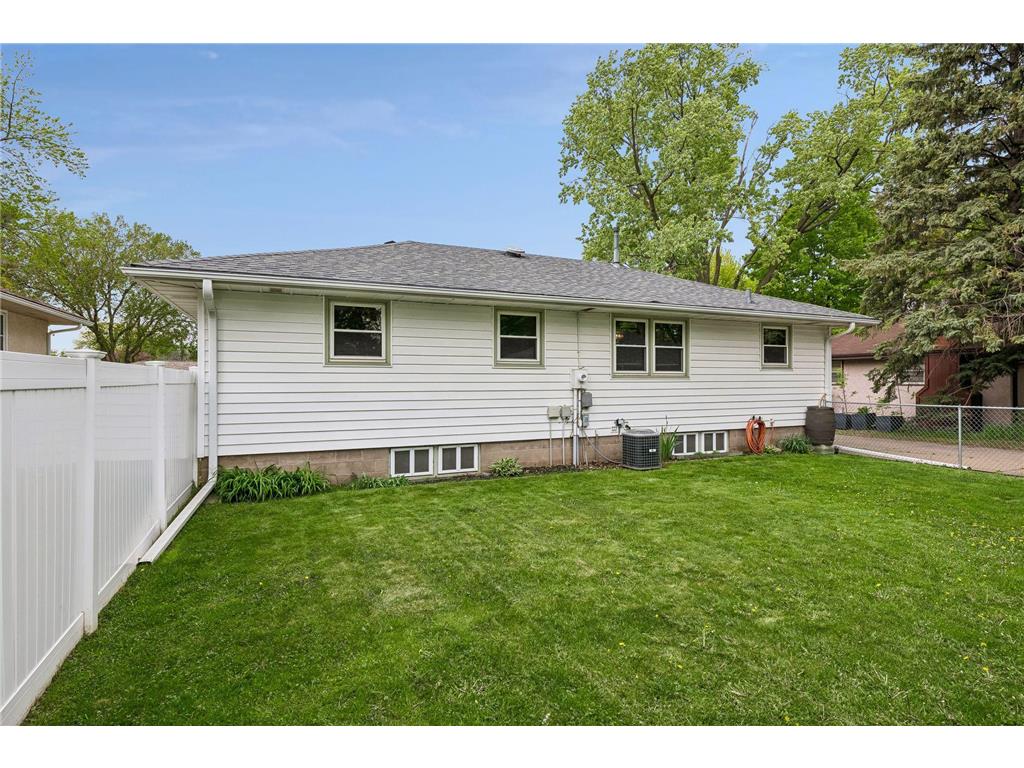 4917 Monroe Street NE Columbia Heights MN 55421 7074050 image38