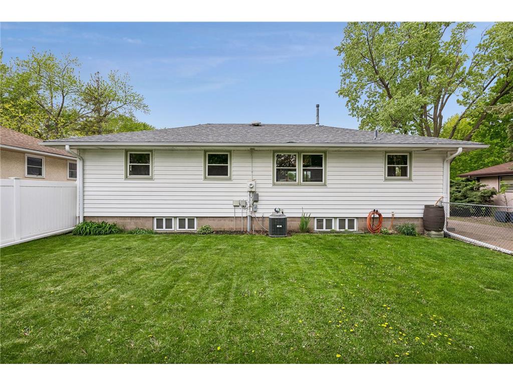 4917 Monroe Street NE Columbia Heights MN 55421 7074050 image4