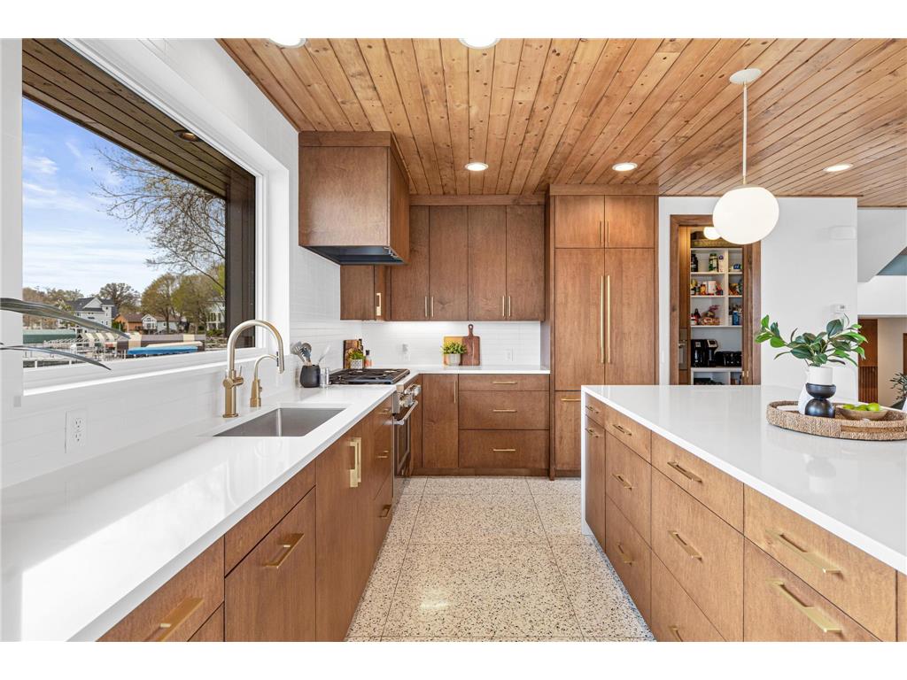 4919 Three Points Boulevard Mound MN 55364 - Lake Minnetonka 7035607 image17