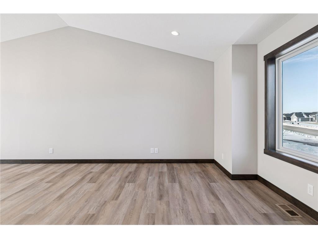 492 Coyote Way New Richmond WI 54017 6740416 image12