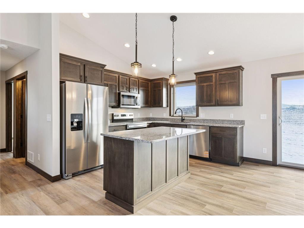 492 Coyote Way New Richmond WI 54017 6740416 image2