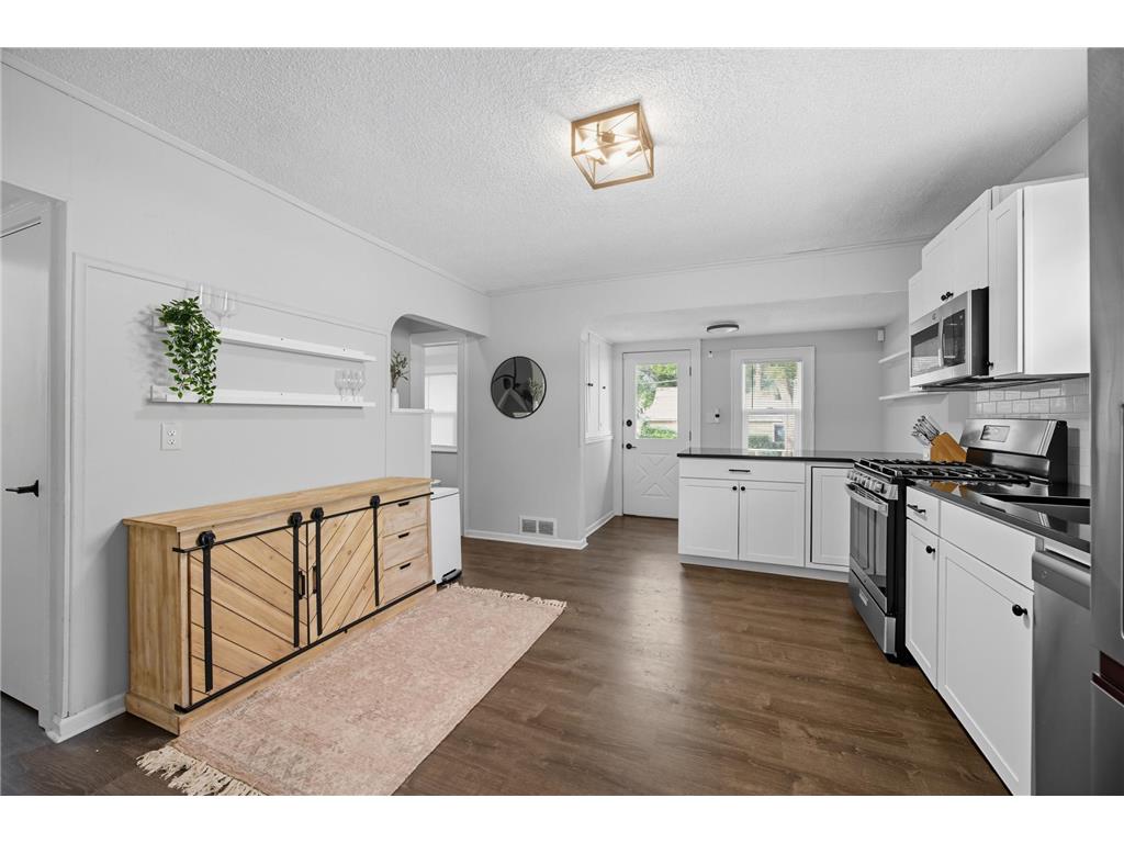 4921 Penn Avenue N Minneapolis MN 55430 6824640 image12