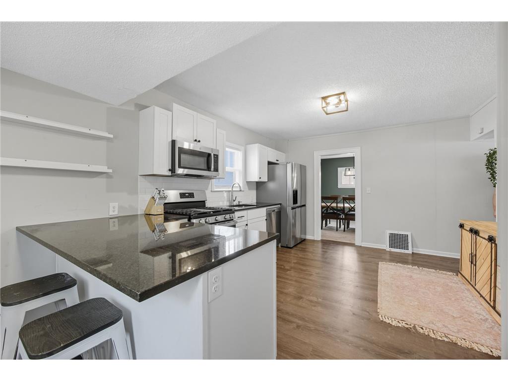 4921 Penn Avenue N Minneapolis MN 55430 6824640 image13