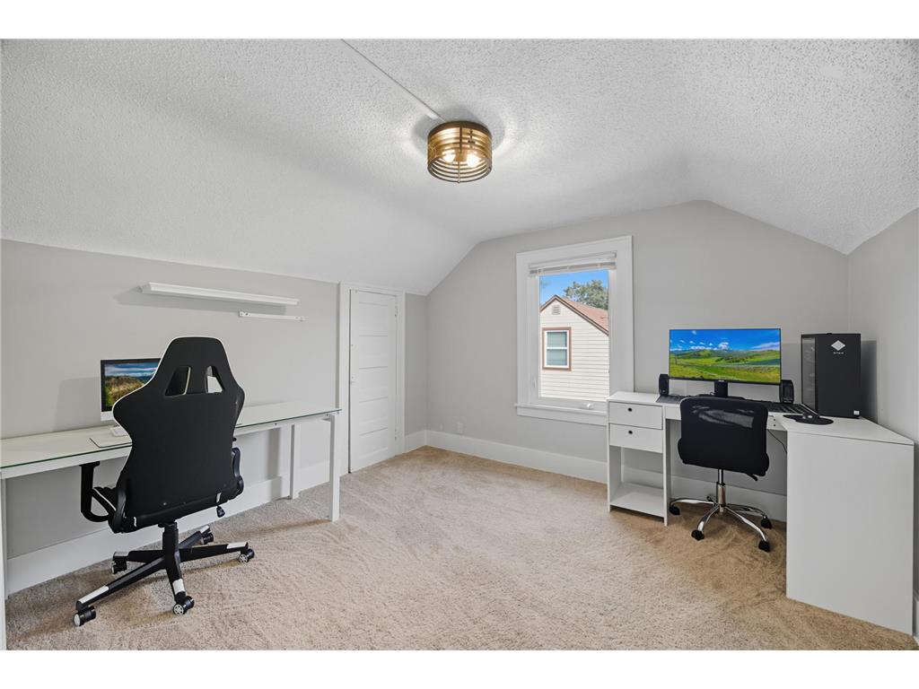 4921 Penn Avenue N Minneapolis MN 55430 6824640 image18