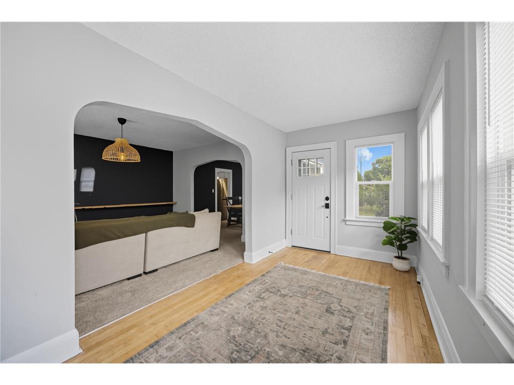 4921 Penn Avenue N Minneapolis MN 55430 6824640 image3