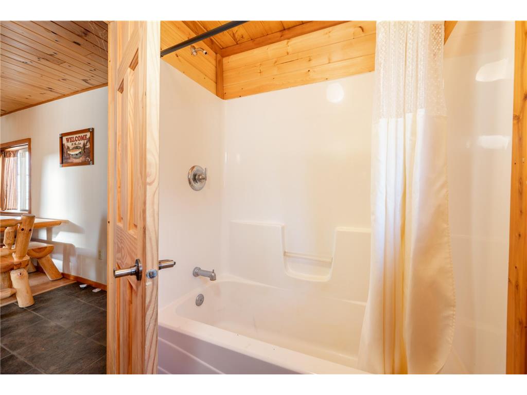49231 County Road 173 #Cabin 4 Deer River MN 56636 - Bowstring 7063054 image19