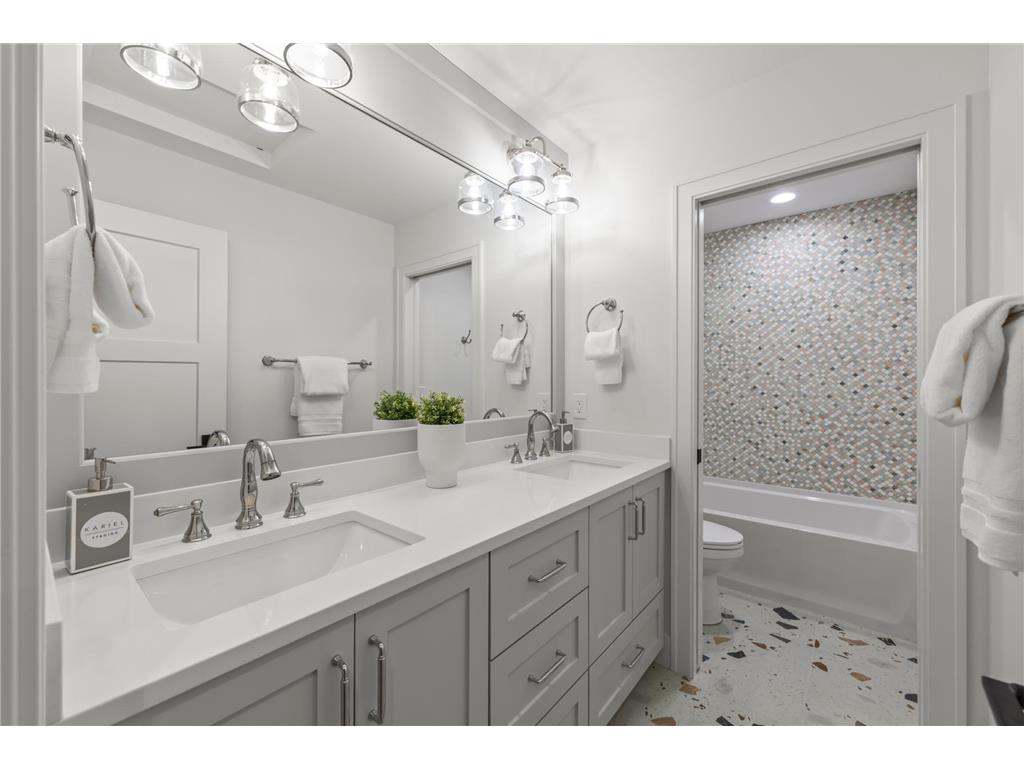 4924 Abbott Avenue S Minneapolis MN 55410 7014640 image14