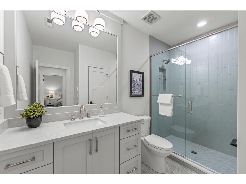 4924 Abbott Avenue S Minneapolis MN 55410 7014640 image18