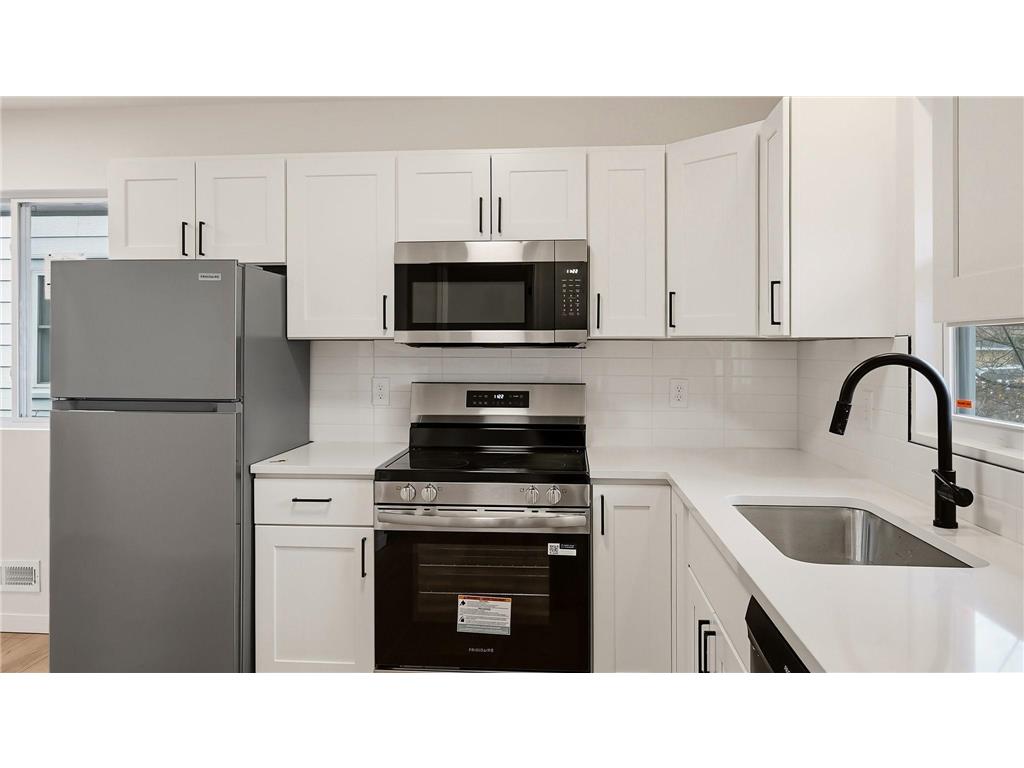 4925 Queen Avenue N Minneapolis MN 55430 7051230 image10