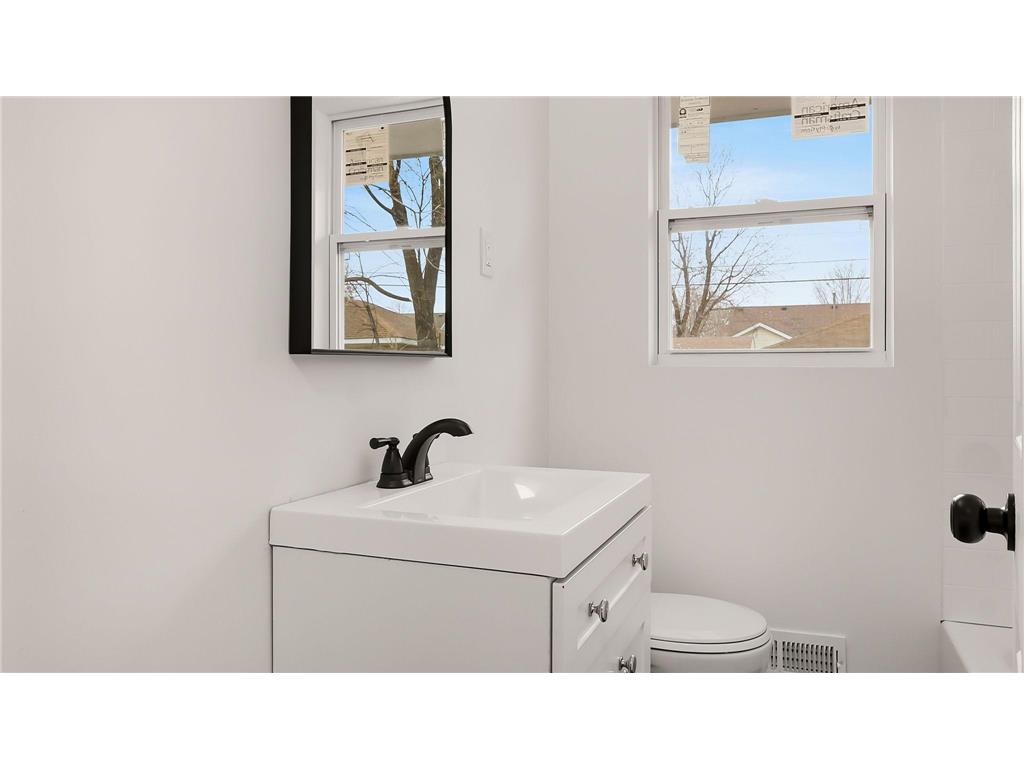 4925 Queen Avenue N Minneapolis MN 55430 7051230 image13