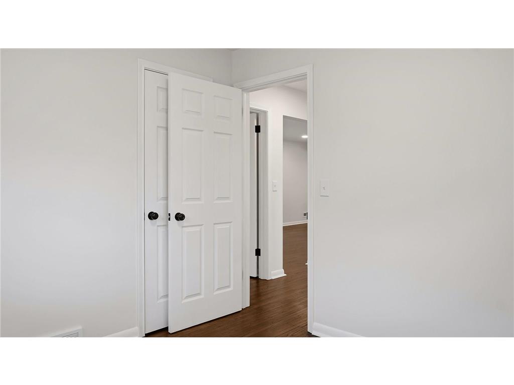 4925 Queen Avenue N Minneapolis MN 55430 7051230 image15