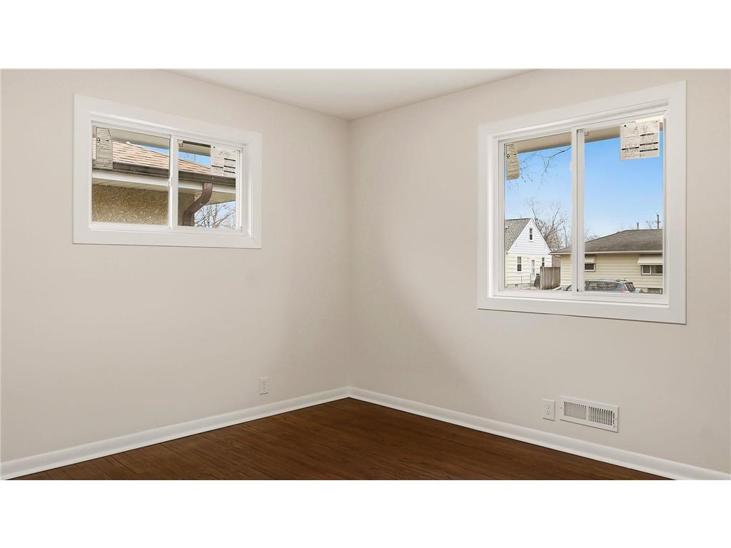 4925 Queen Avenue N Minneapolis MN 55430 7051230 image16