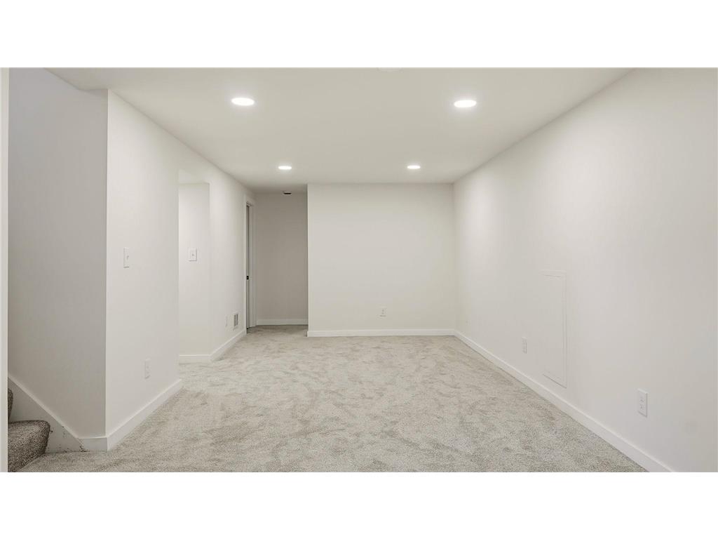4925 Queen Avenue N Minneapolis MN 55430 7051230 image21