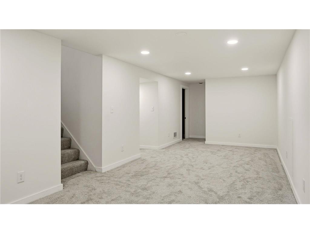 4925 Queen Avenue N Minneapolis MN 55430 7051230 image22