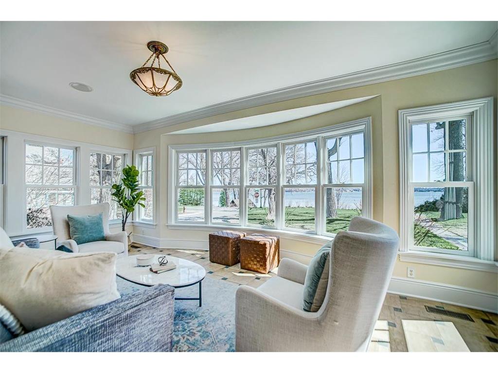 4927 Lake Avenue White Bear Lake MN 55110 - White Bear 6697744 image1