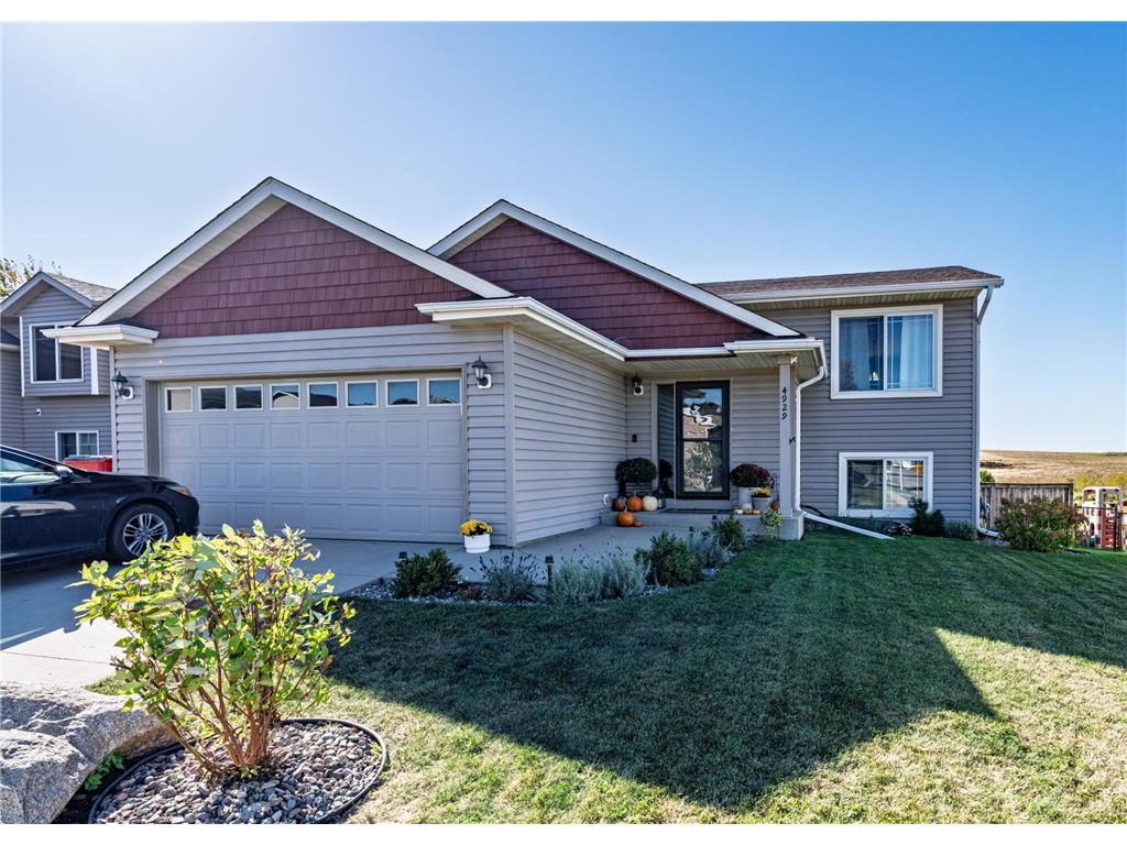 4929 Castleview Drive NW Rochester MN 55901 6802709 image1