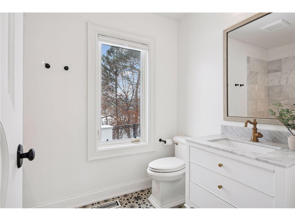 4929 E Sunnyslope Road Edina MN 55424 - Minnehaha Creek 7054428 image31