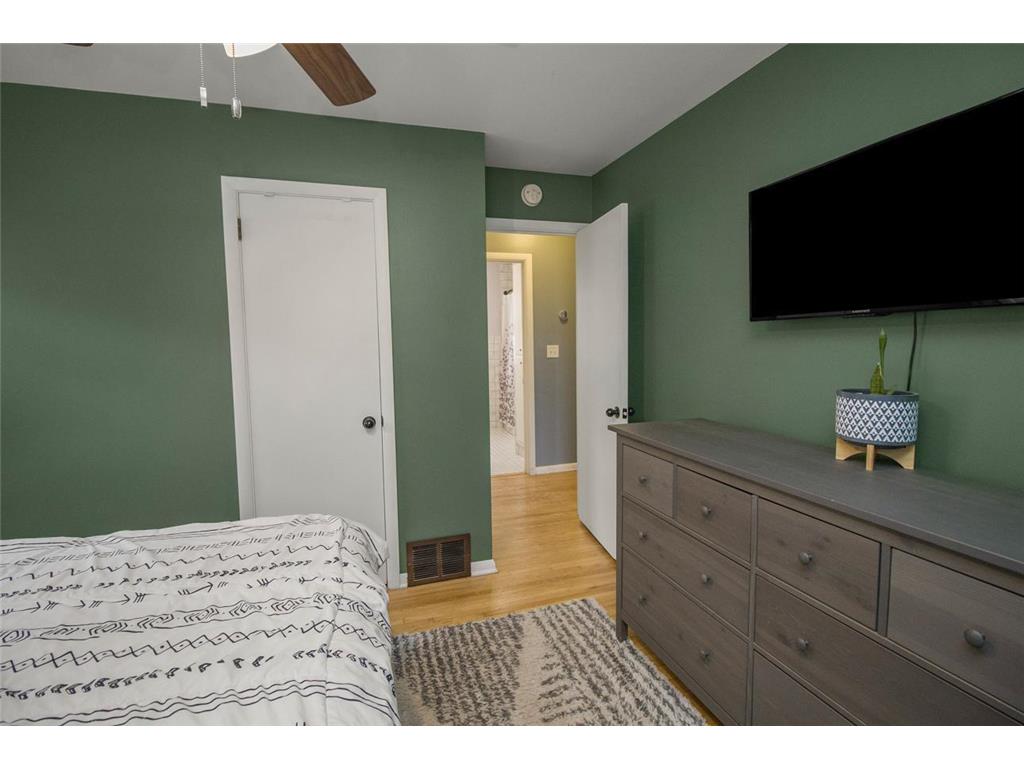4934 Sheridan Avenue N Minneapolis MN 55430 7026604 image16