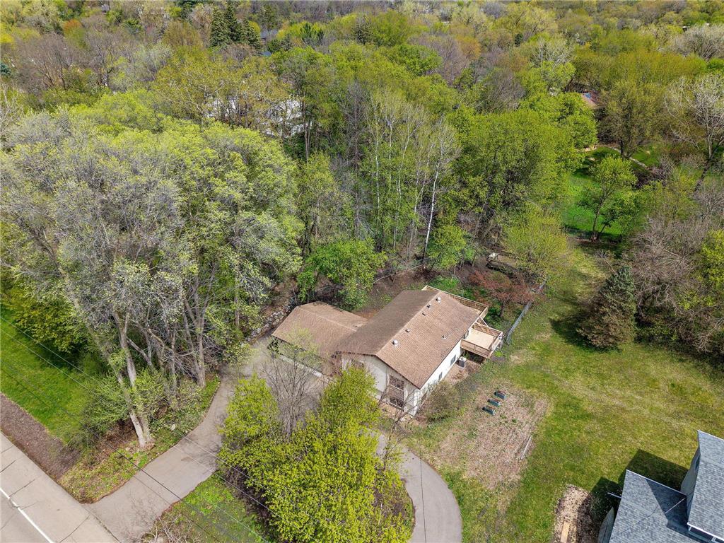 4935 Woodland Road Minnetonka MN 55345 7065352 image2