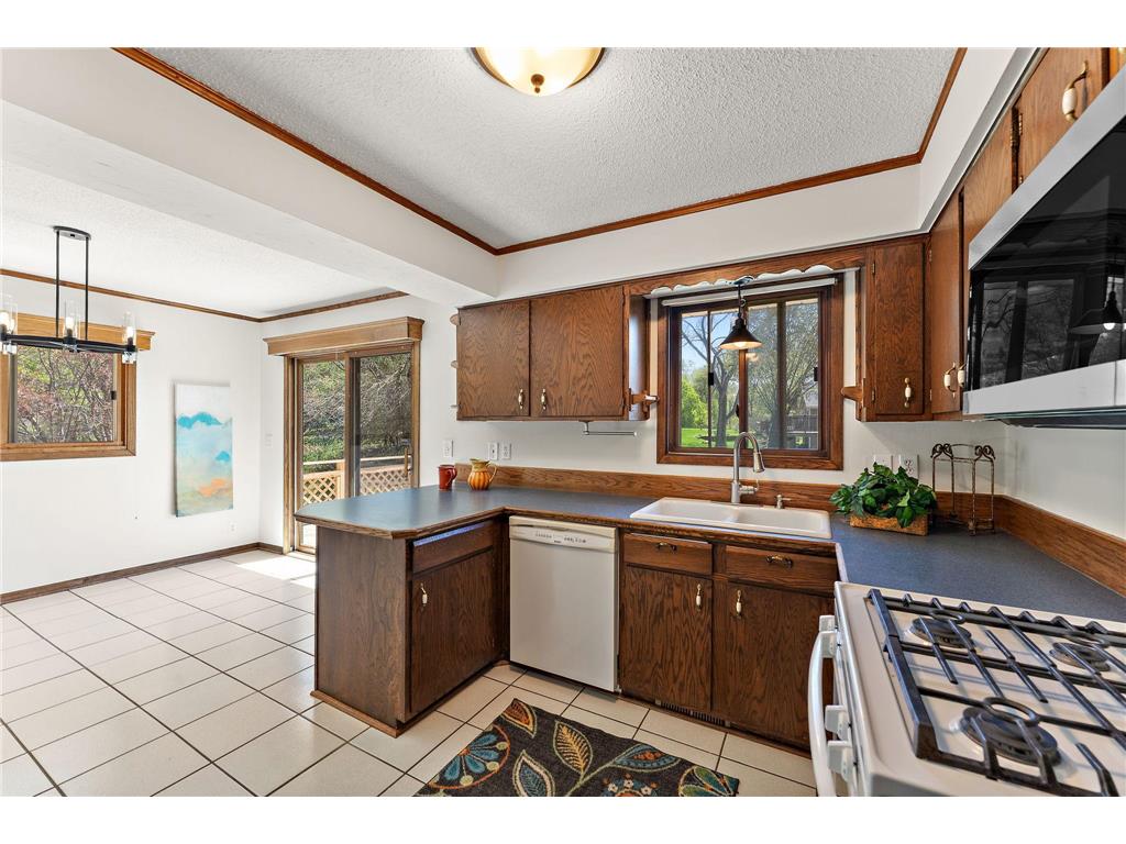 4935 Woodland Road Minnetonka MN 55345 7065352 image24