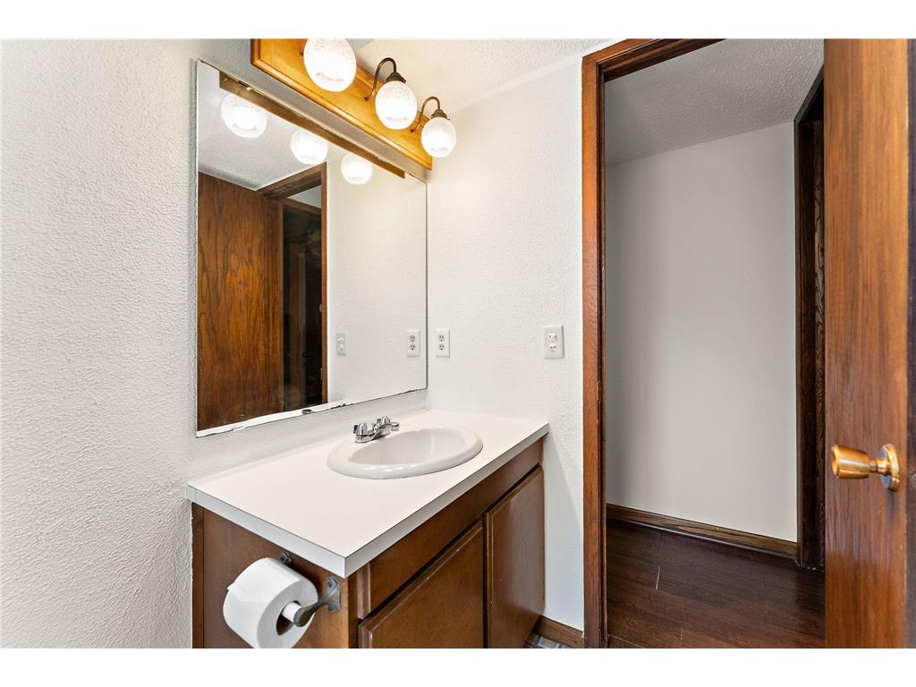 4935 Woodland Road Minnetonka MN 55345 7065352 image34
