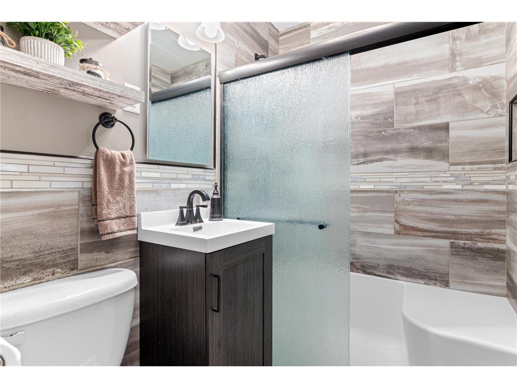 4936 Fremont Avenue N Minneapolis MN 55430 7001114 image12