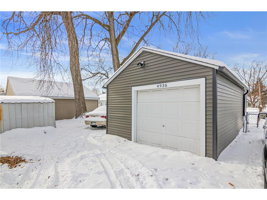4936 Fremont Avenue N Minneapolis MN 55430 7001114 image3