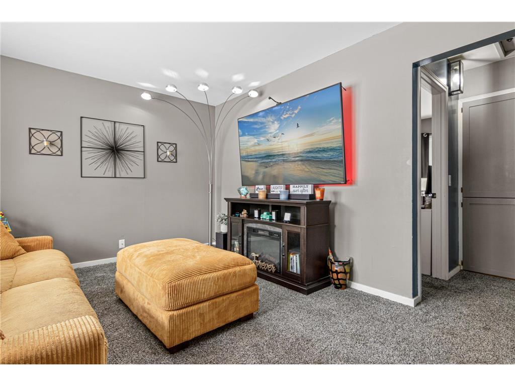 4936 Fremont Avenue N Minneapolis MN 55430 7001114 image5