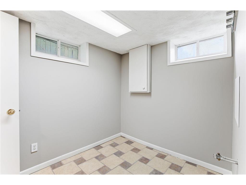 4942 Penn Avenue N Minneapolis MN 55430 7035079 image20