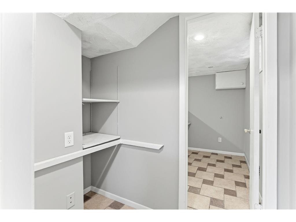 4942 Penn Avenue N Minneapolis MN 55430 7035079 image21