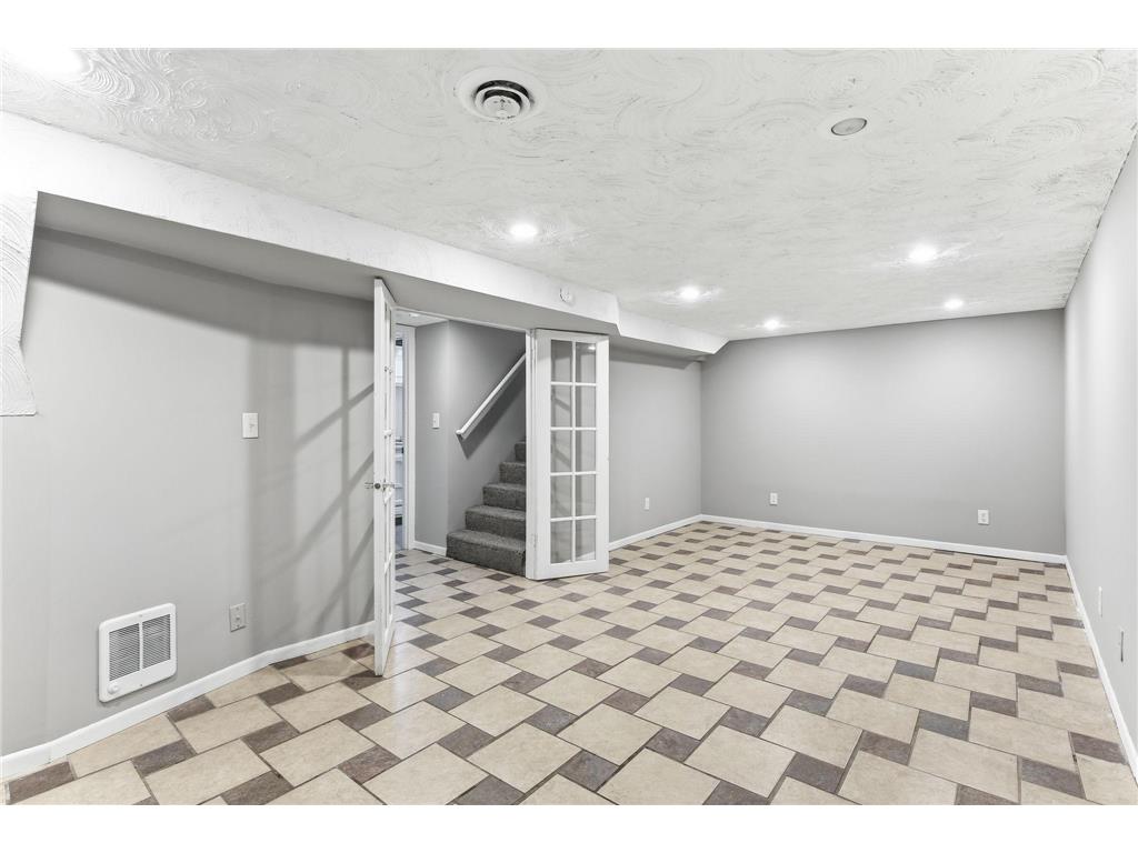 4942 Penn Avenue N Minneapolis MN 55430 7035079 image23